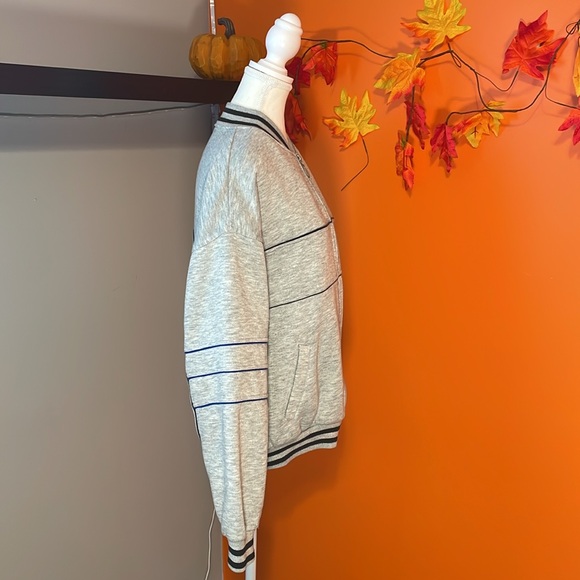 đź—˝Vintage Adidas bomber/sweatshirt-size unknown-see measurements below - Picture 2 of 5